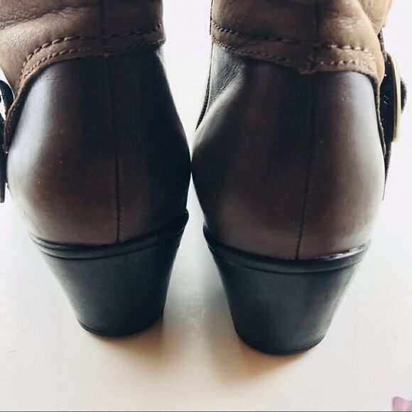Clarks Brown Leather Ankle Booties - Picture 4 of 10